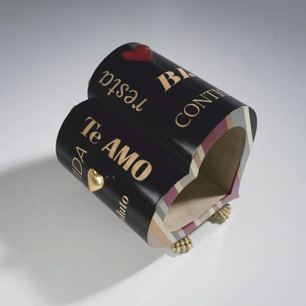 Luxury designer dog house in heart shape 45 x H. 50 cm - dog furniture