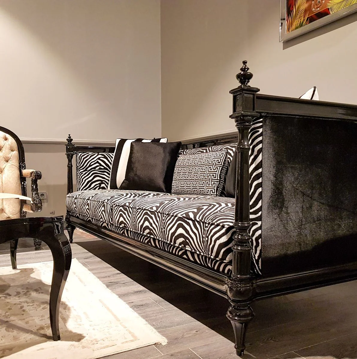 Luxury Baroque Sofa Zebra / Black - Handcrafted Living Room Sofa in Baroque Style - Noble Baroque Living Room Furniture