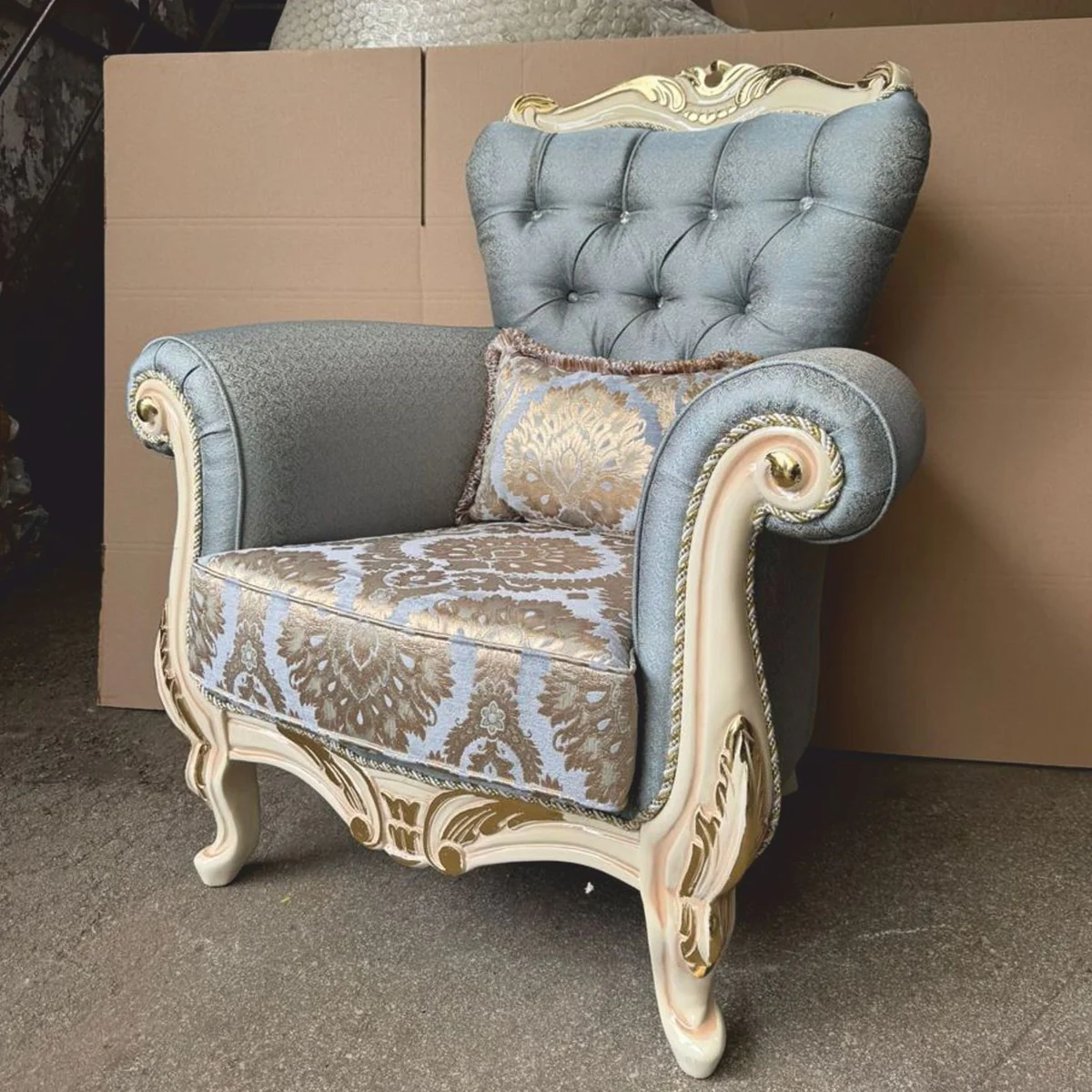 Baroque living room armchair light blue / cream / gold - Baroque furniture