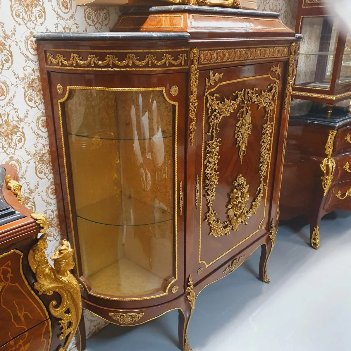 Baroque chest of drawers with side glass brown / gold 145 cm - furniture cabinet sideboard