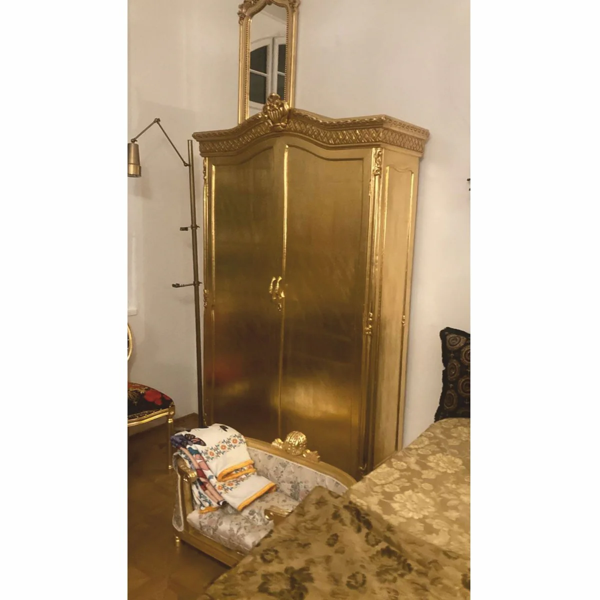 Baroque bedroom cabinet with 2 doors gold H. 220 cm - Baroque style bedroom furniture