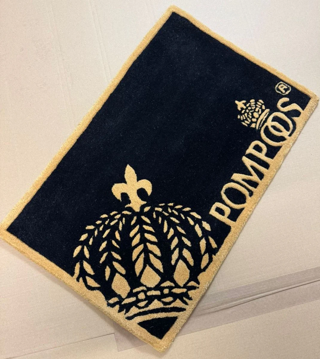 Pompöös by Doormat Crown by Harald Glööckler Black / Gold 80 cm