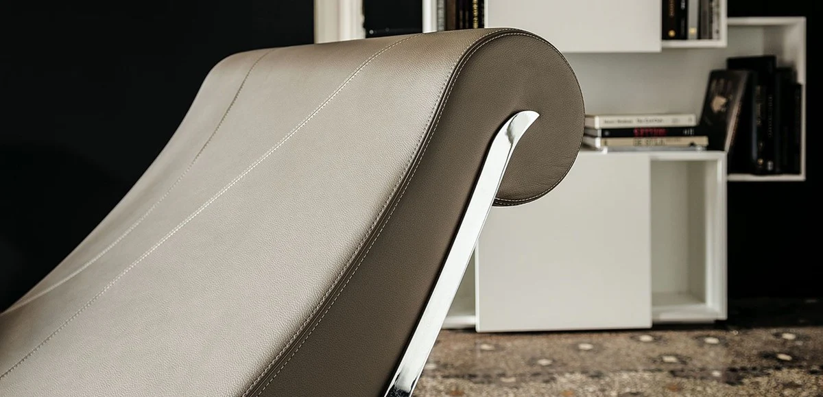 Luxury designer lounge chair with wheels brown / silver 200 x 70 x H. 70 cm - Elegant faux leather chaise longue - Relax armchair - Relax lounger - Luxury living room furniture