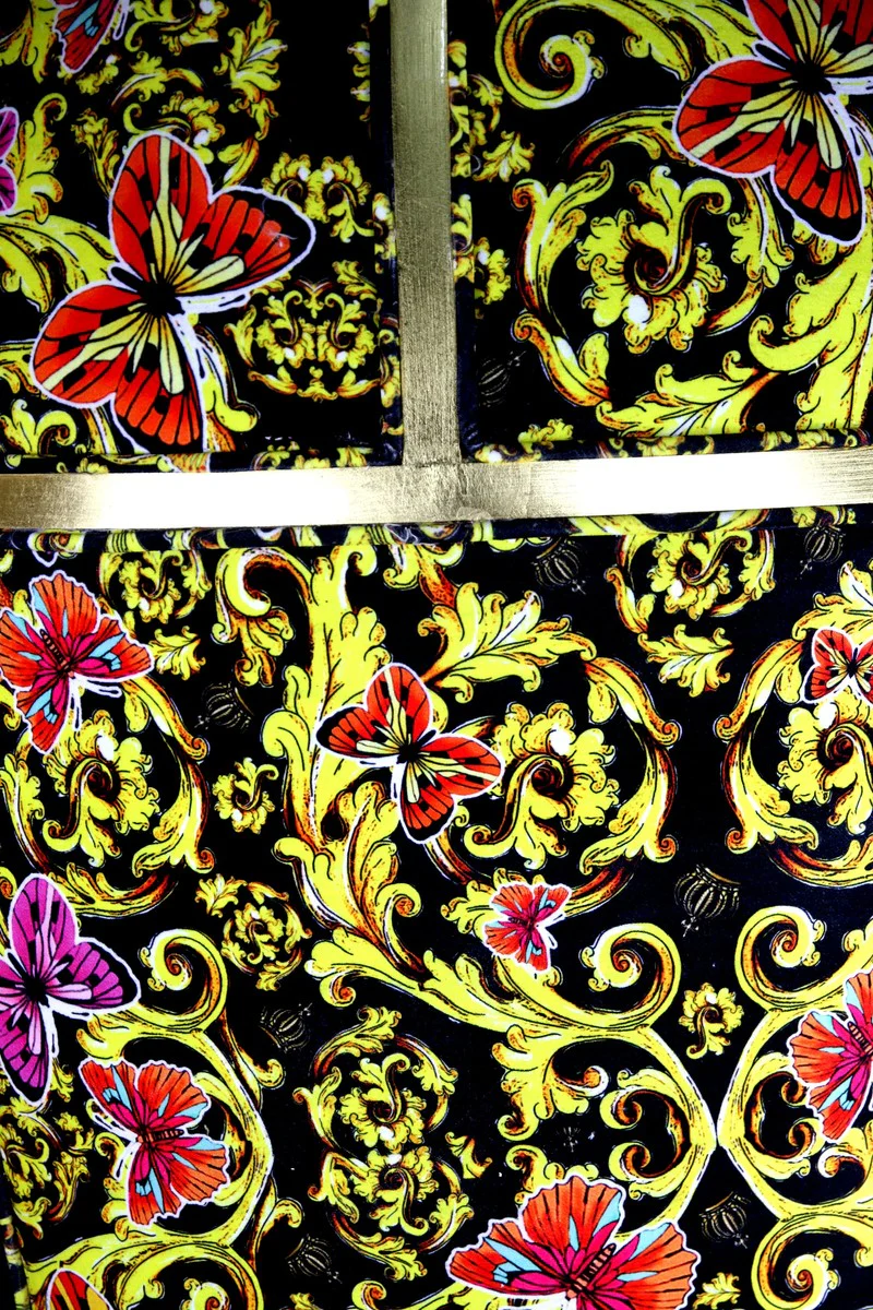 Pompöös by Luxury Balloon Baroque Armchair Black / Gold / Butterfly & Flower Design with Glittering Crown - Pompööser Baroque Armchair designed by Harald Glööckler