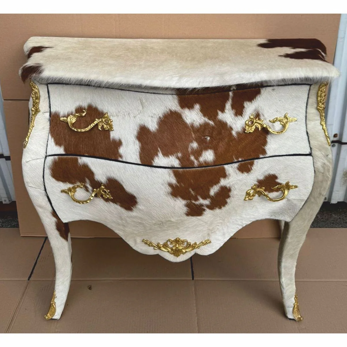 Baroque cowhide chest of drawers white / brown / gold 100 cm - Baroque furniture