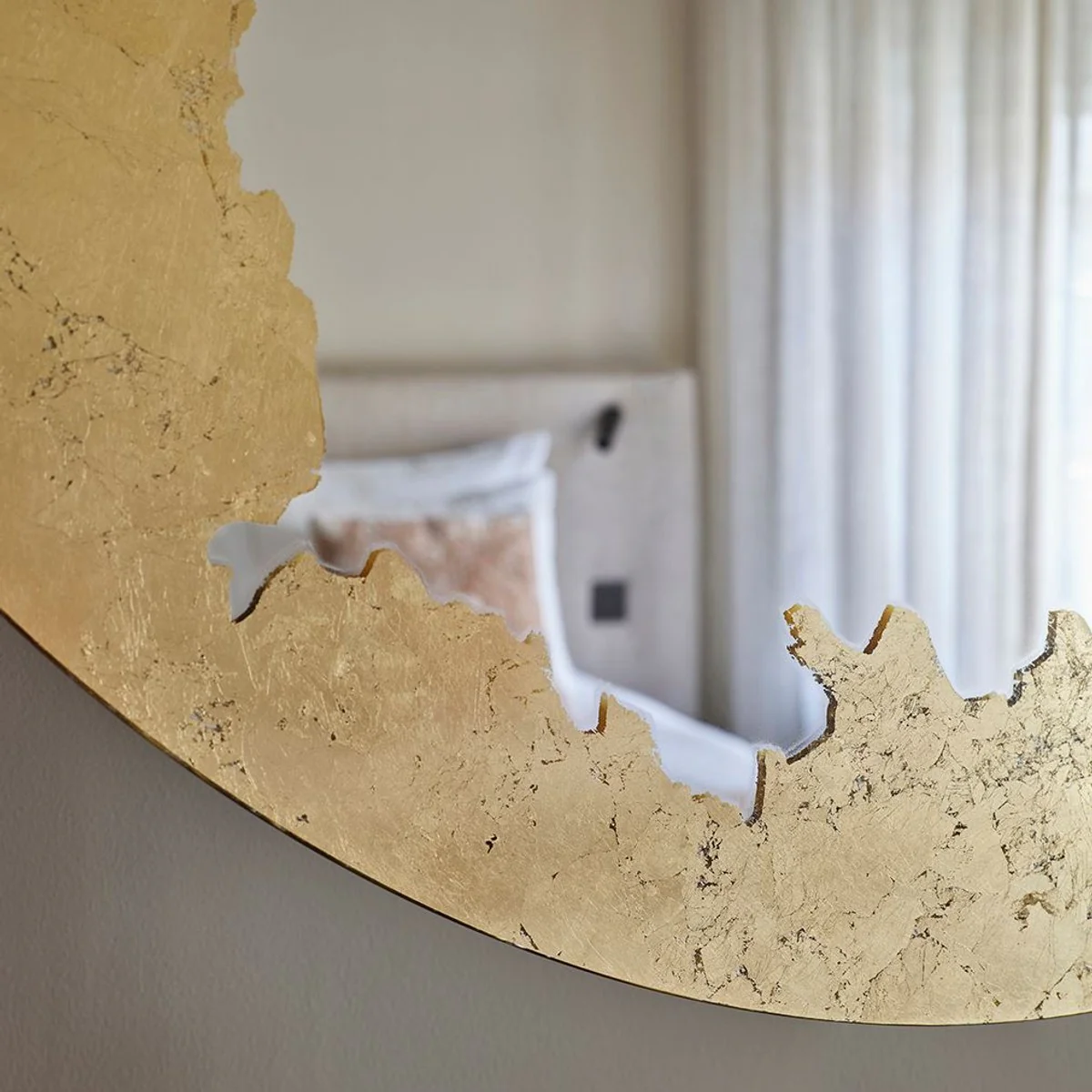 Luxury wall mirror gold Ø 100 cm - round living room mirror - bedroom mirror - cloakroom mirror - luxury furniture - luxury interior - luxury quality