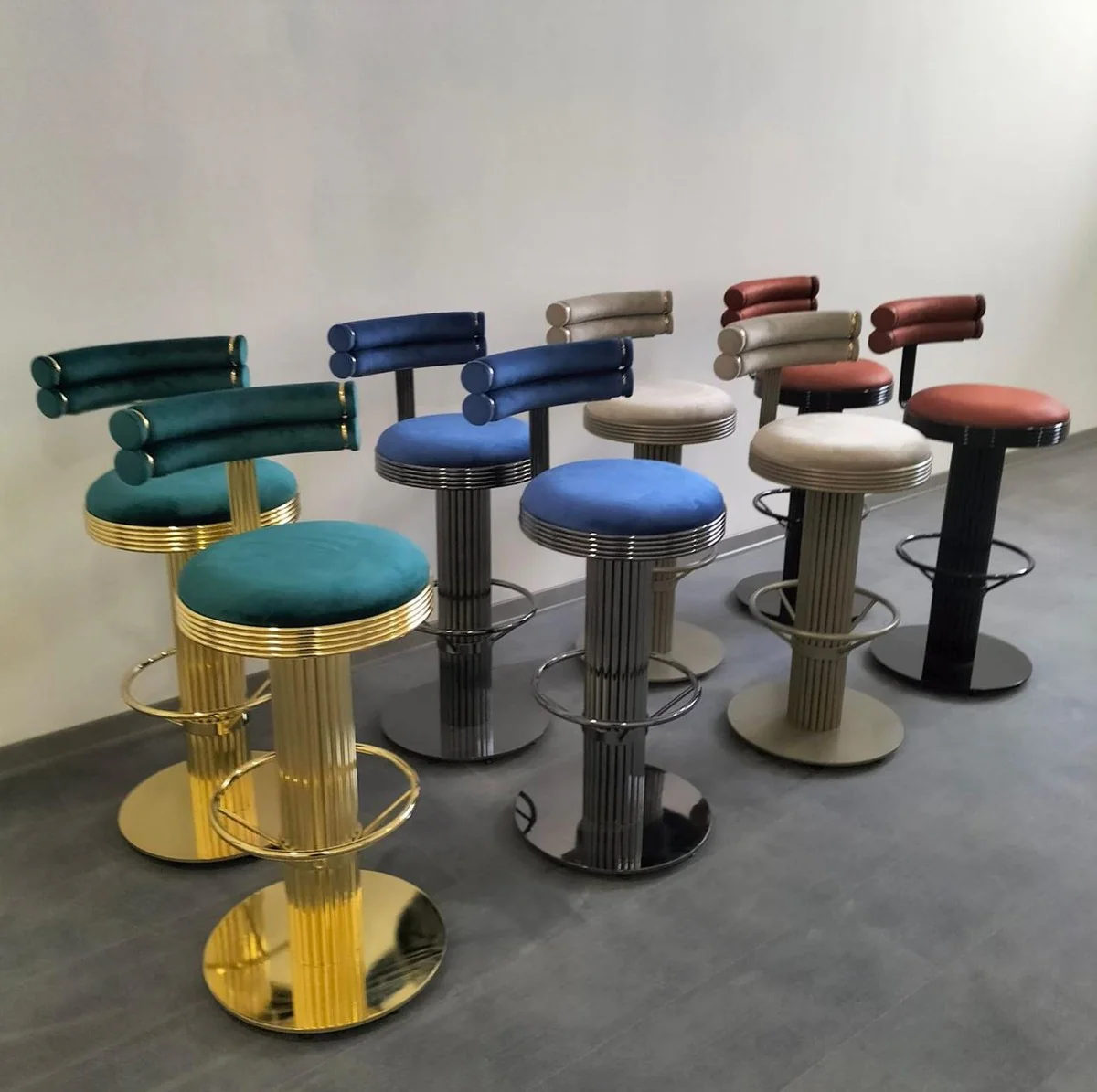 Luxury velvet bar chair green / gold H. 96 cm - Hotel & Bar Furniture