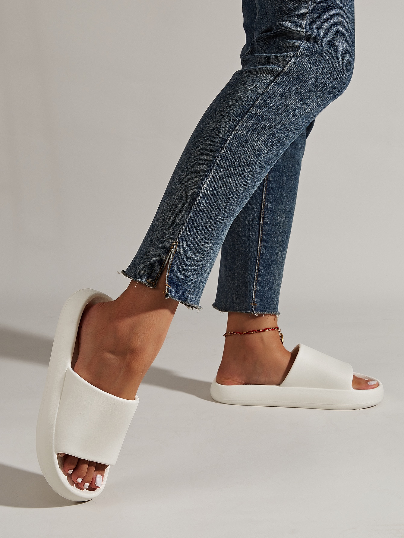 Minimalist Single Band Slides