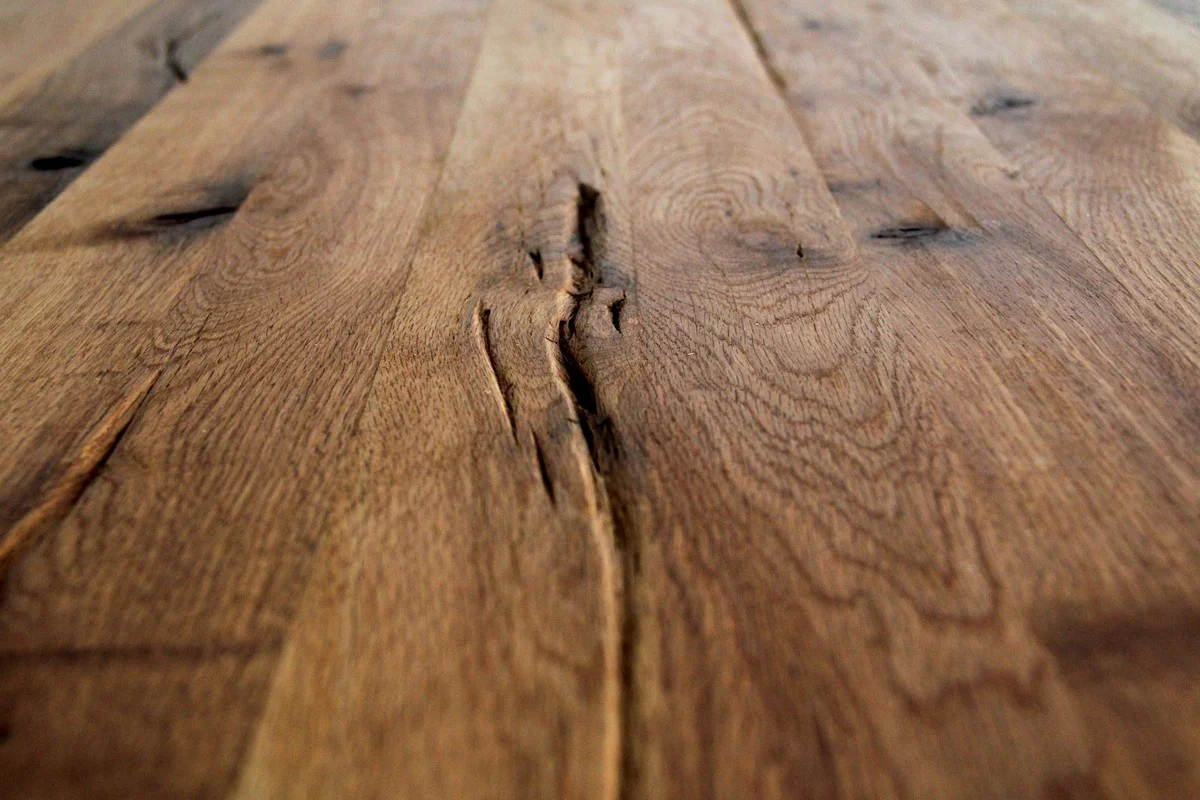 Luxury dining table - Various colors & sizes - Kitchen table with rustic solid wood table top and glass legs - Dining room table